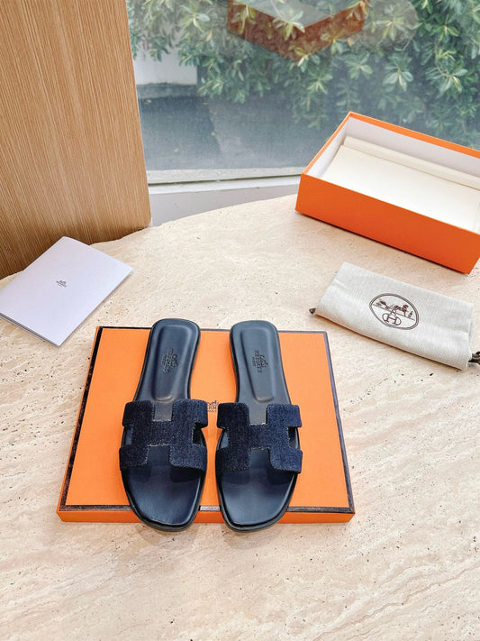 Hermès Oran Sandals